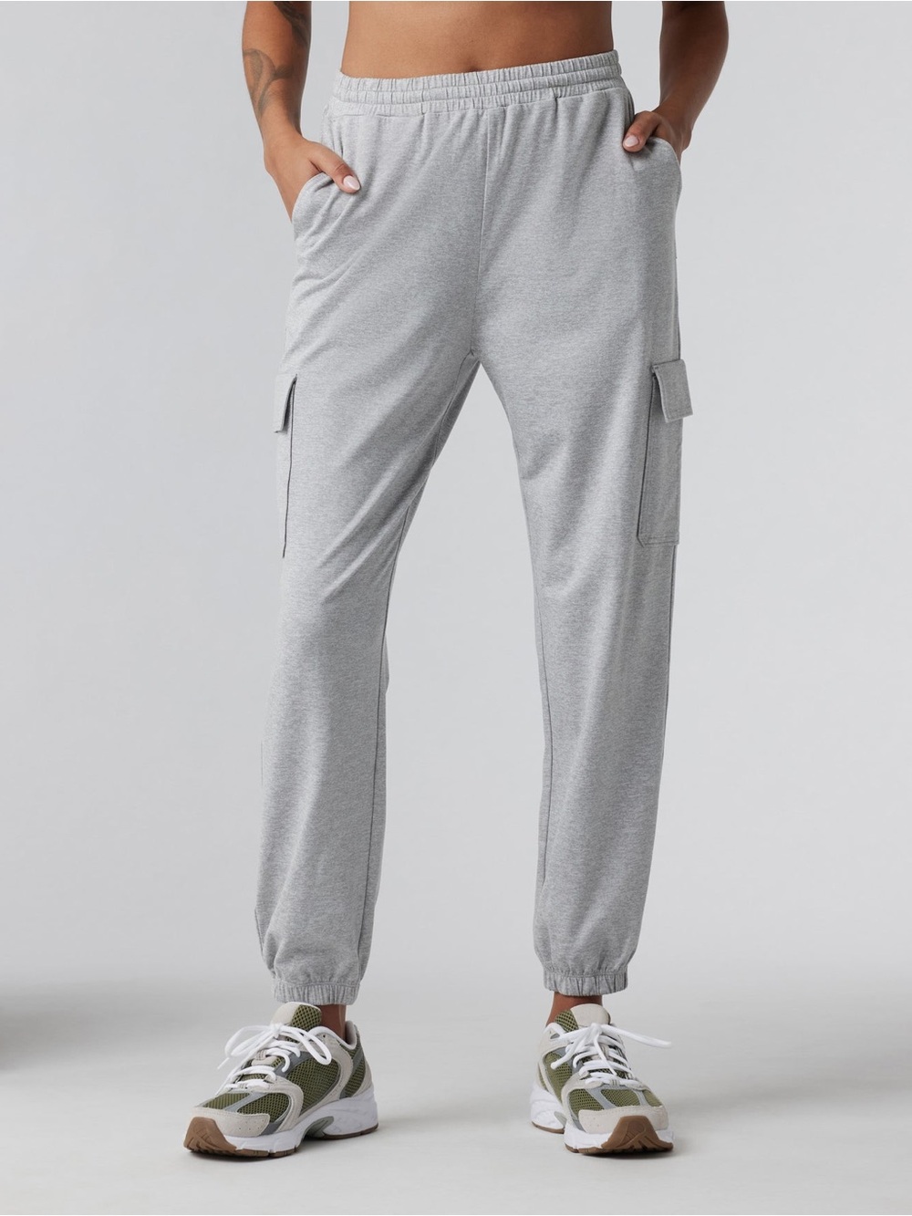 Vuori Boyfriend Cargo Sweatpant Pale Gray Heather Size L